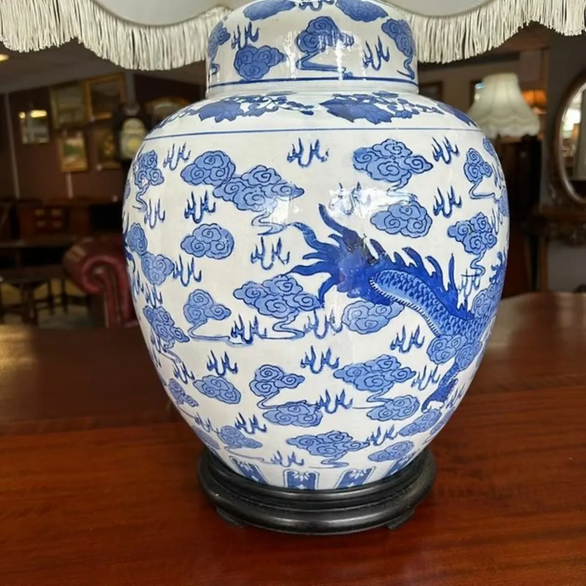 Chinese porcelain lamp ginger jar base & white sha - Image 2