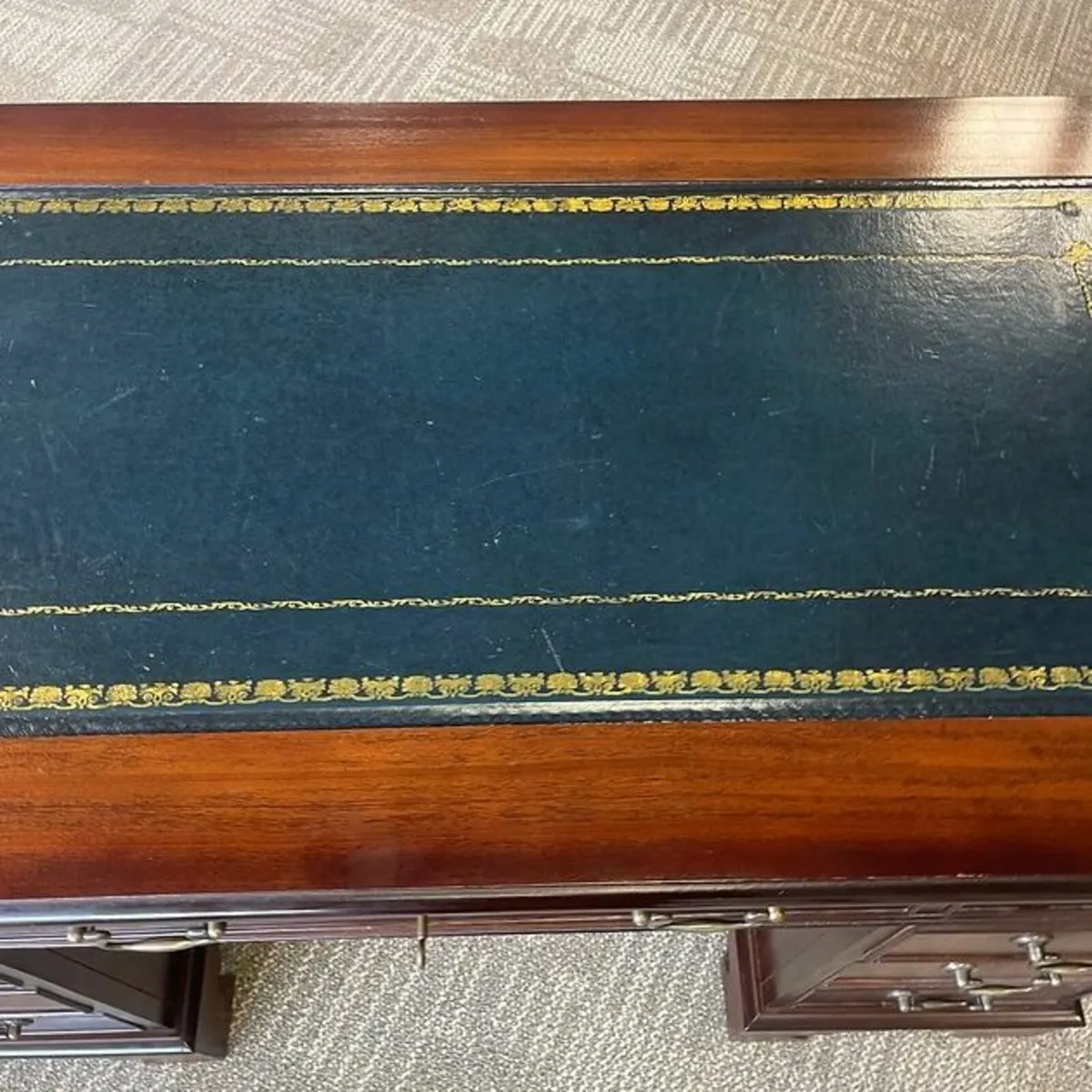 Beautiful mahogany twin pedestal writing desk. Blu - Image 3