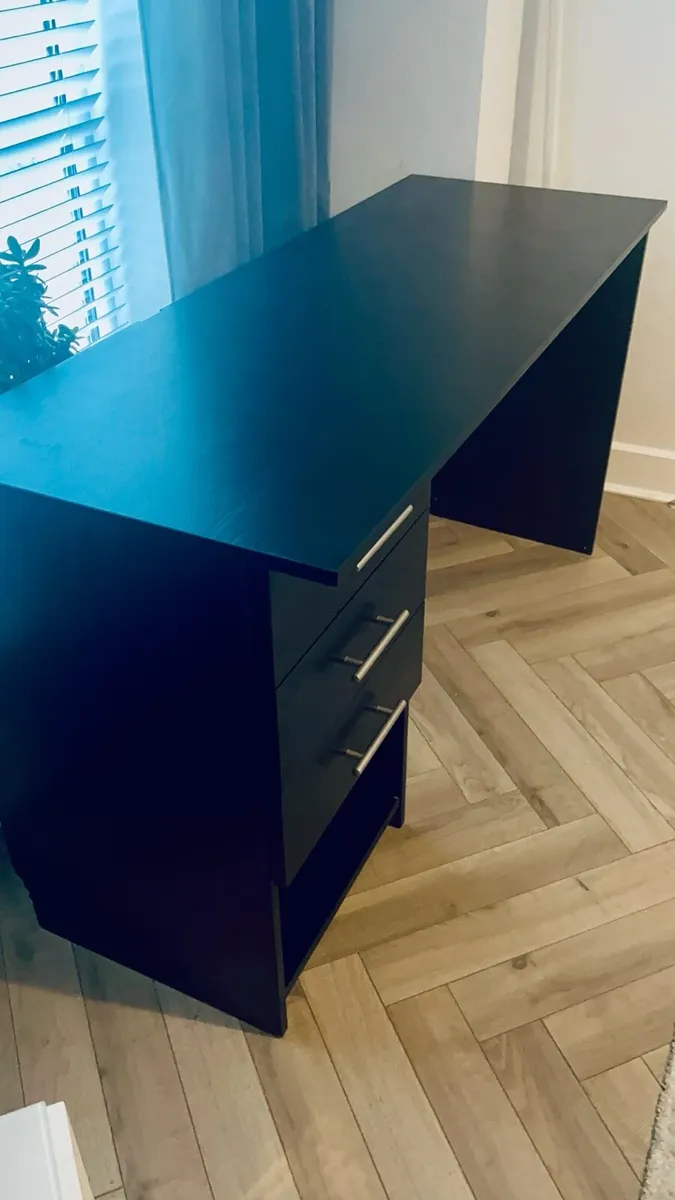 Study office desk - Image 1