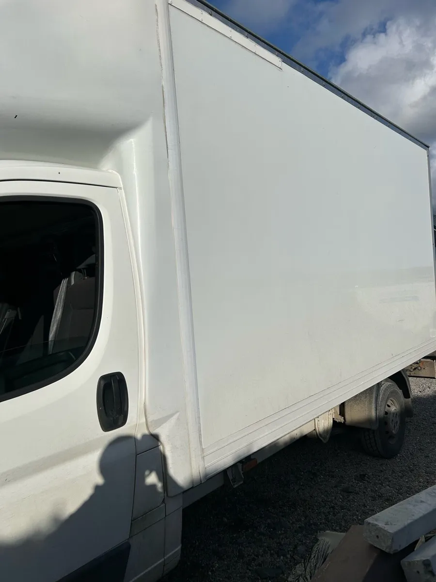 Van - Image 2