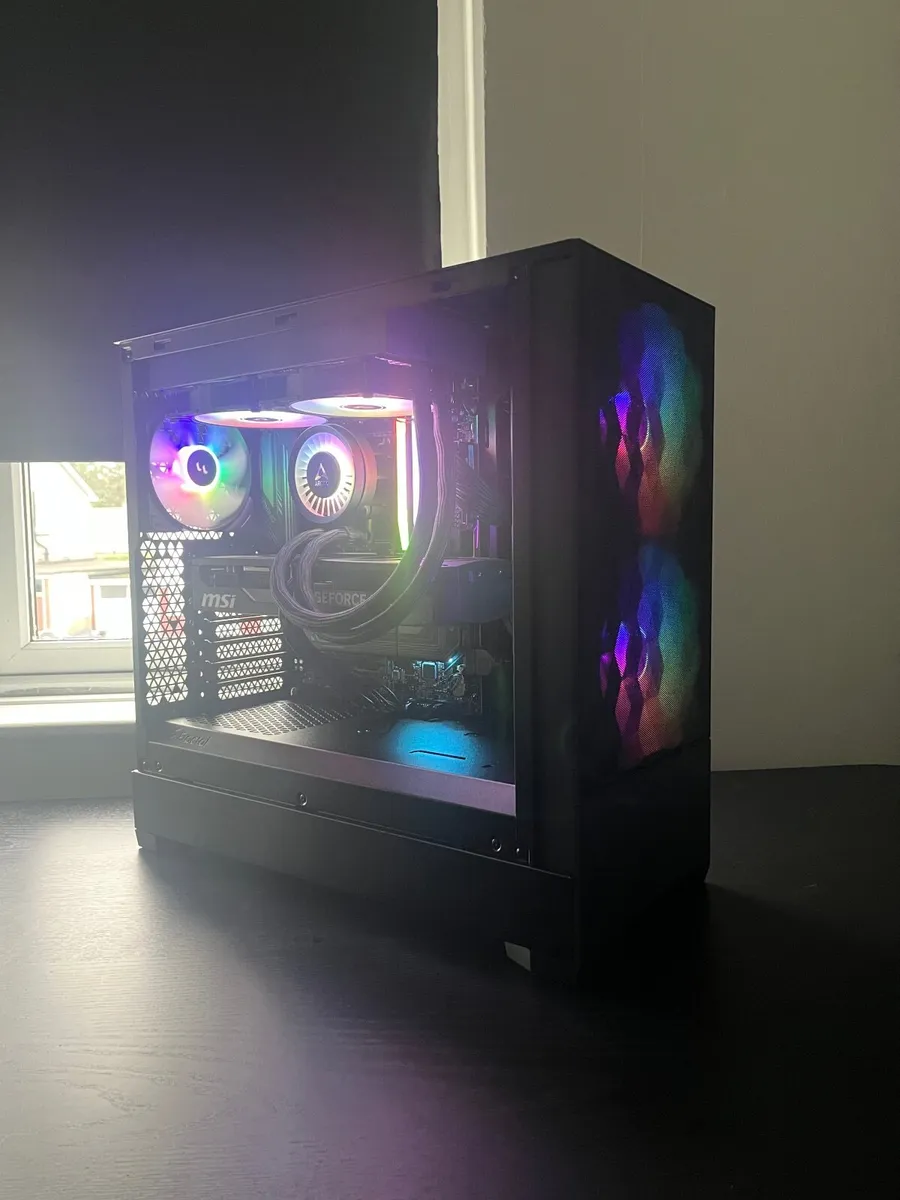 Gaming PC | 9800X3D | RTX 5070 Ti - Image 1