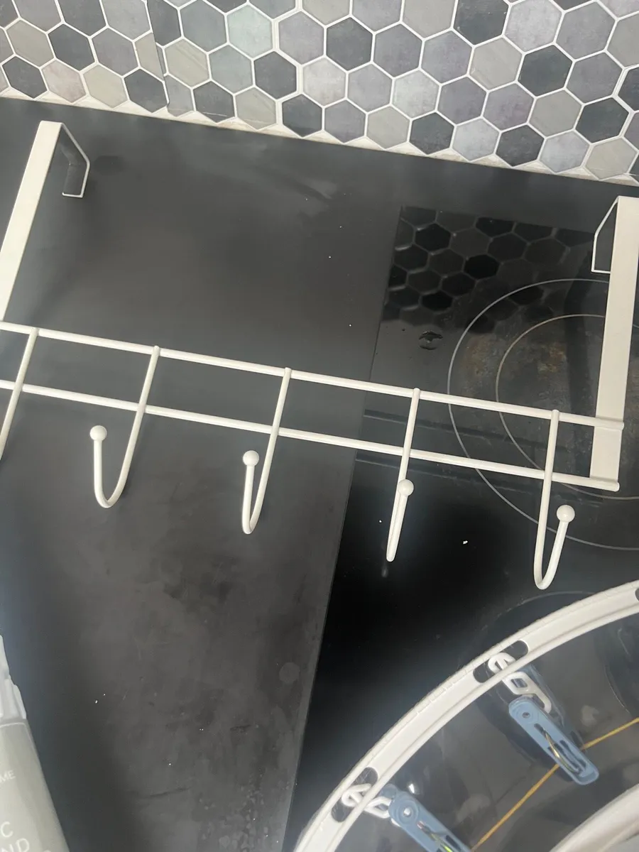 Bathroom accessories - Image 2
