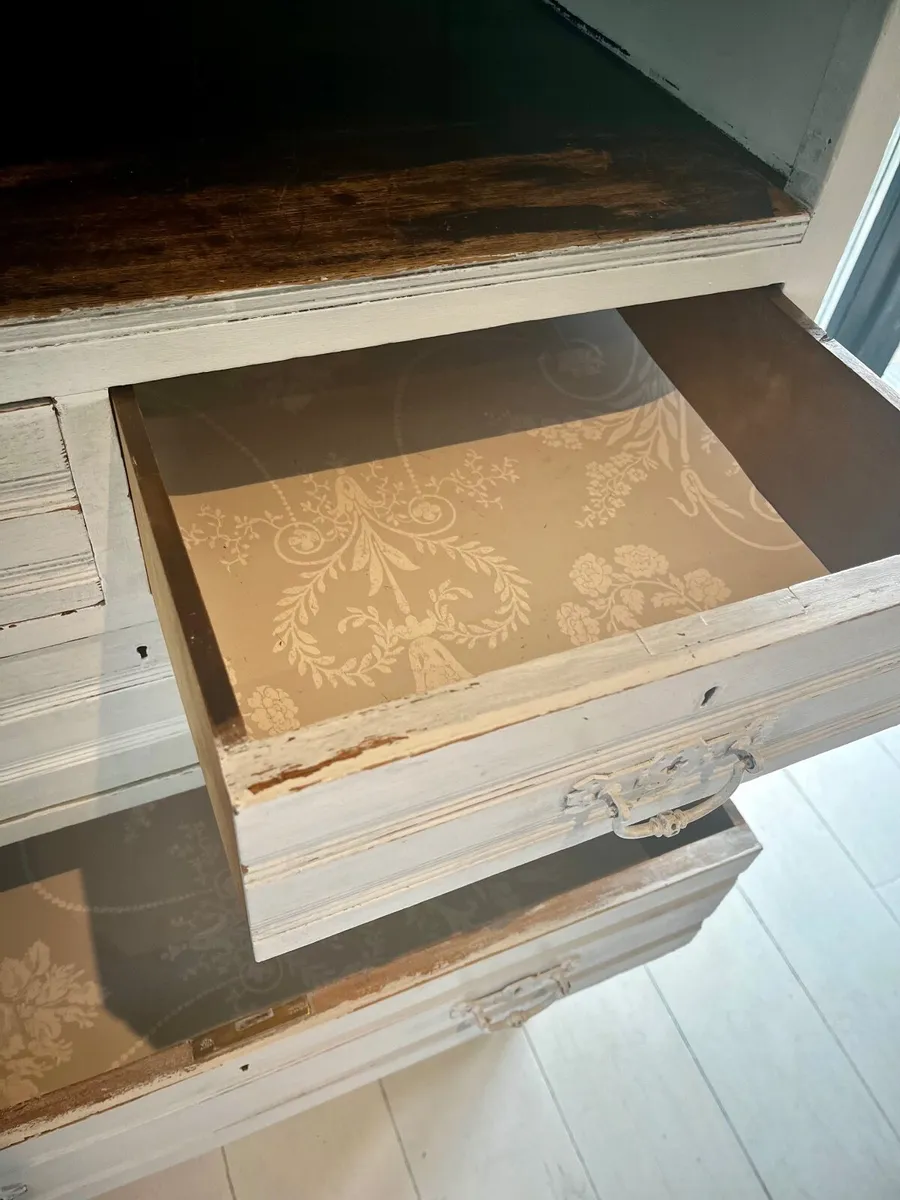 Wardrobe - Image 3