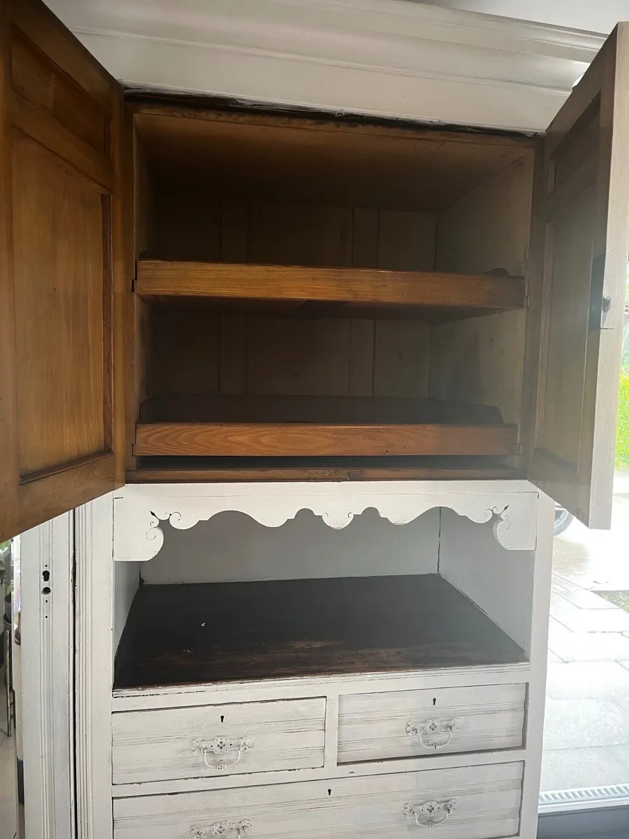 Wardrobe - Image 4