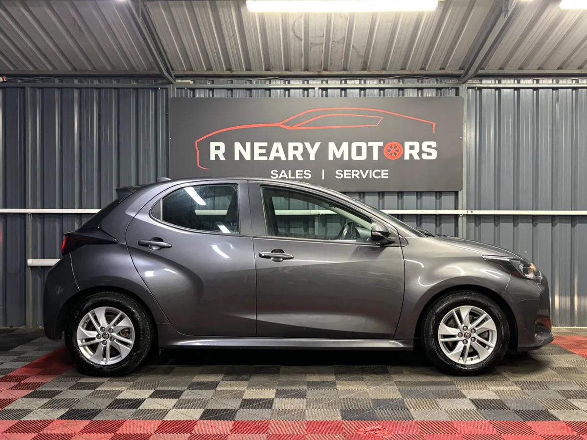 2022 Toyota Yaris  1.5 Hybrid Luna Automatic - Image 4