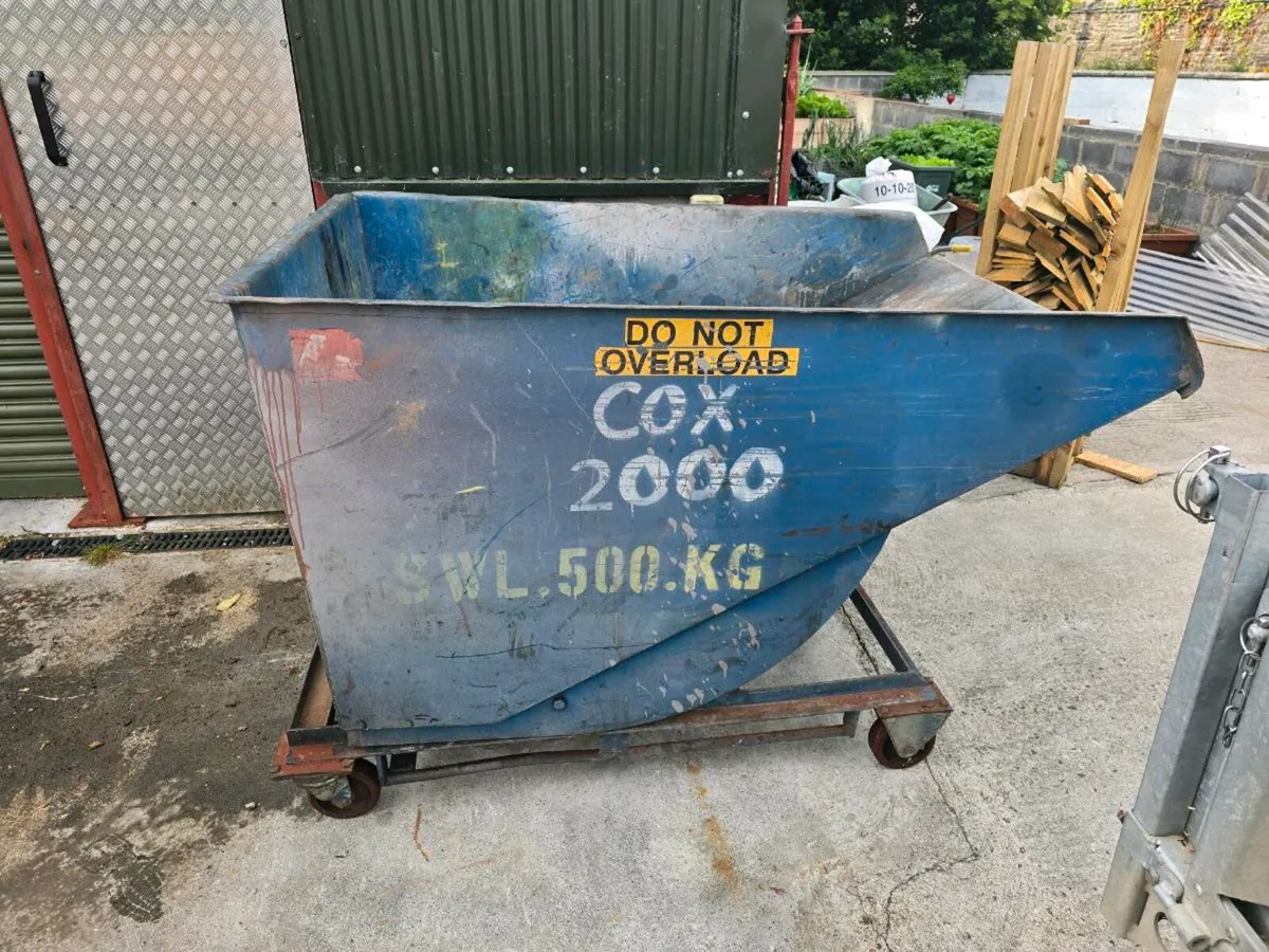 Forklift Tipping skip - Image 2
