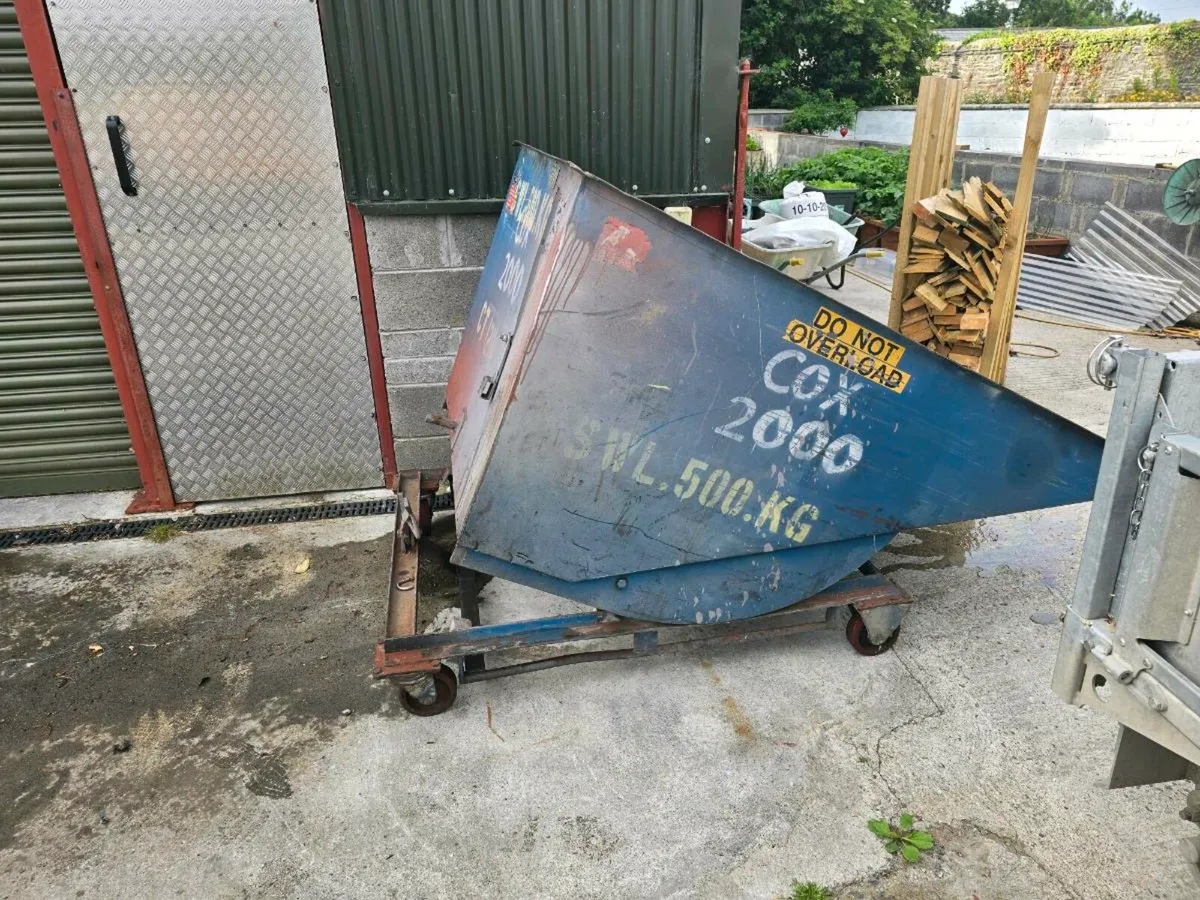 Forklift Tipping skip - Image 4