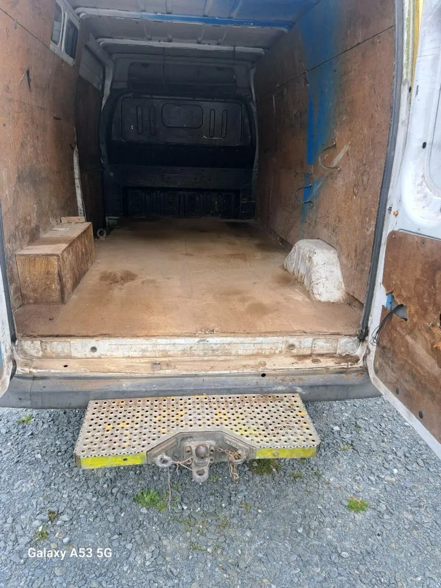 Ford Transit - Image 3