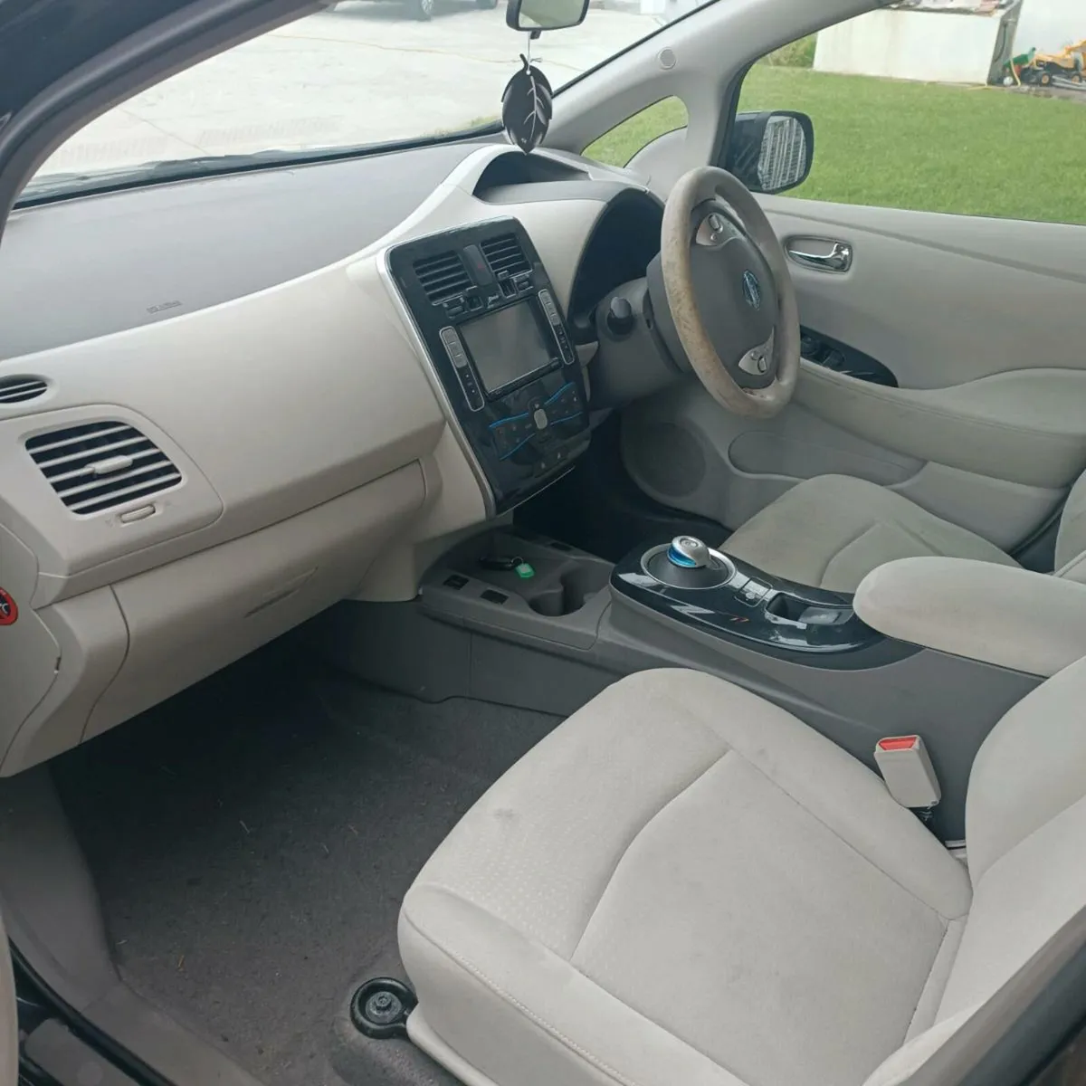 Nissan leaf - Image 4