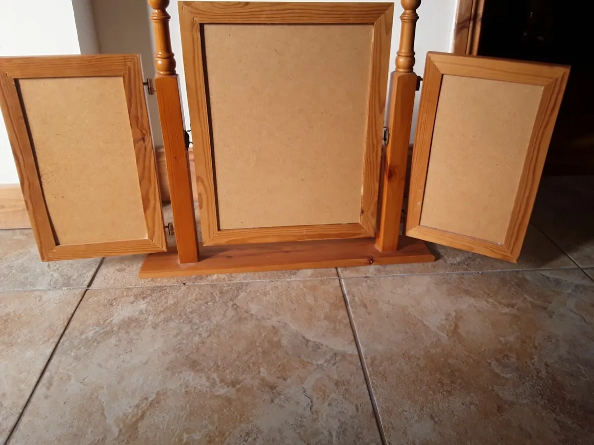 Solid pine dressing table three-way mirror 8 drawe - Image 4