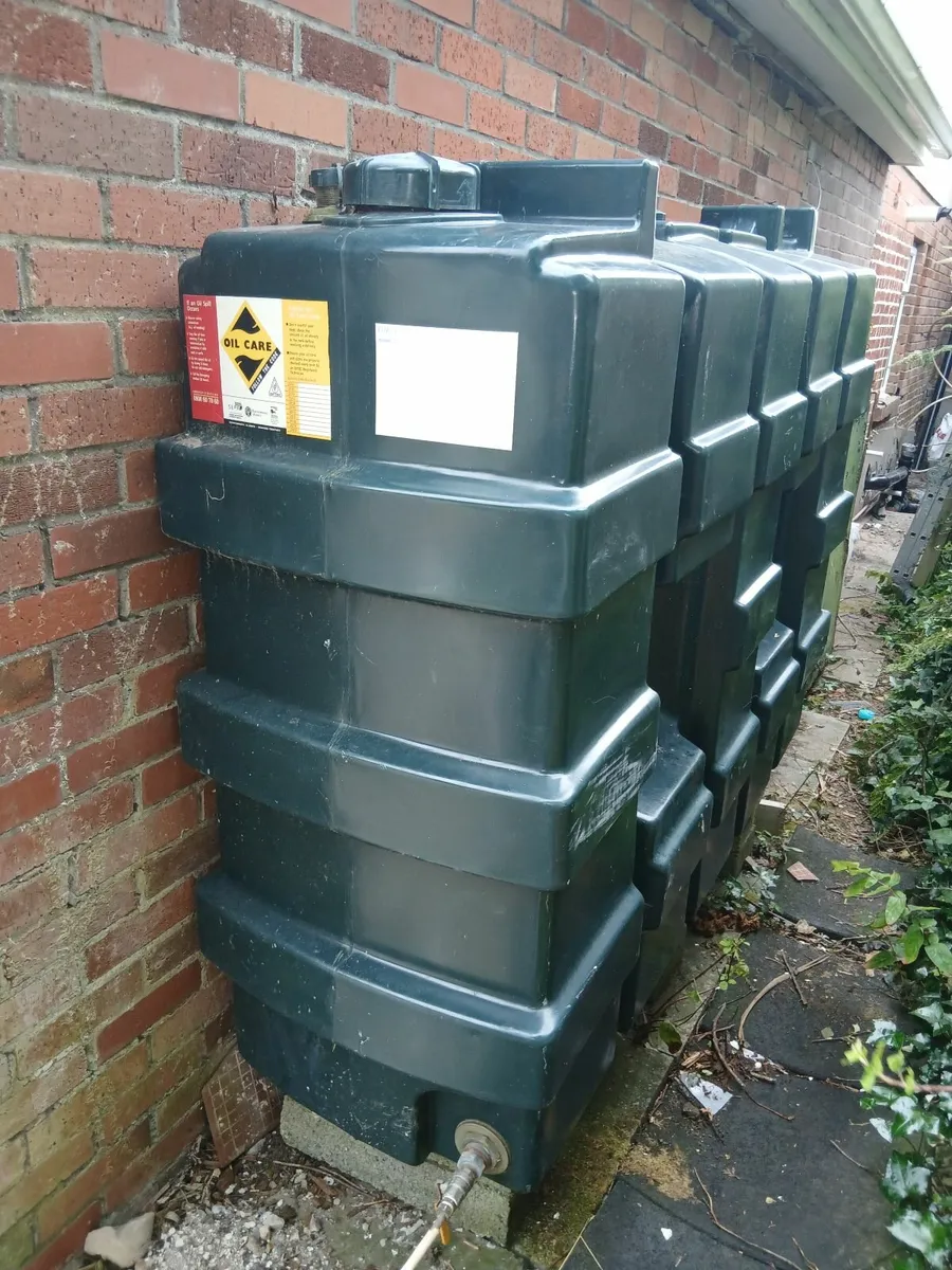 Oil tank - Image 1
