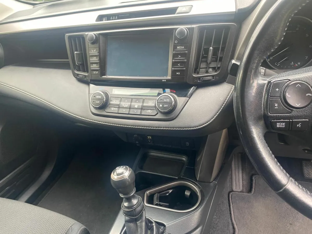 Toyota RAV4 2017 - Image 3