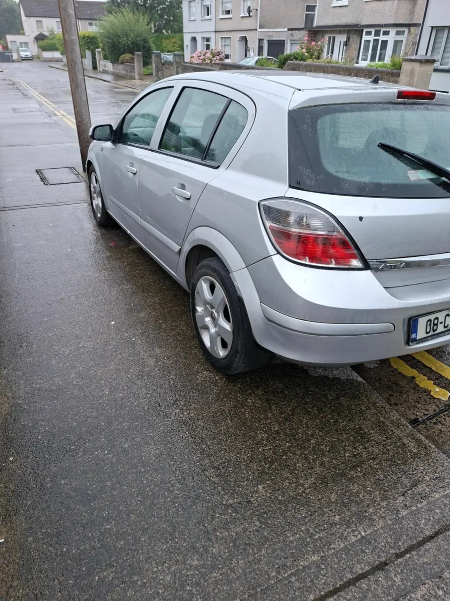 Opel Astra 2008 - Image 1