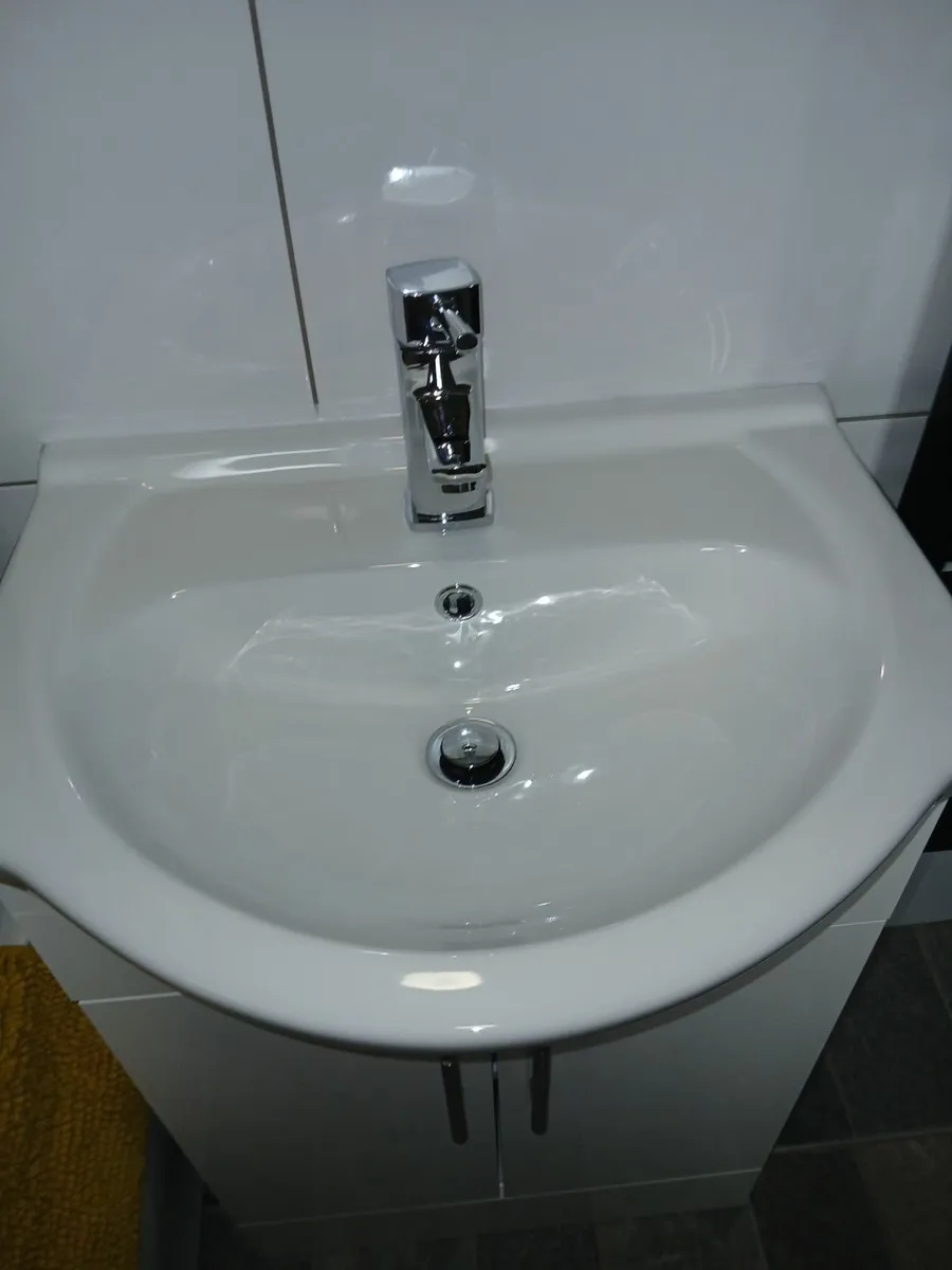 Bathroom - Image 4
