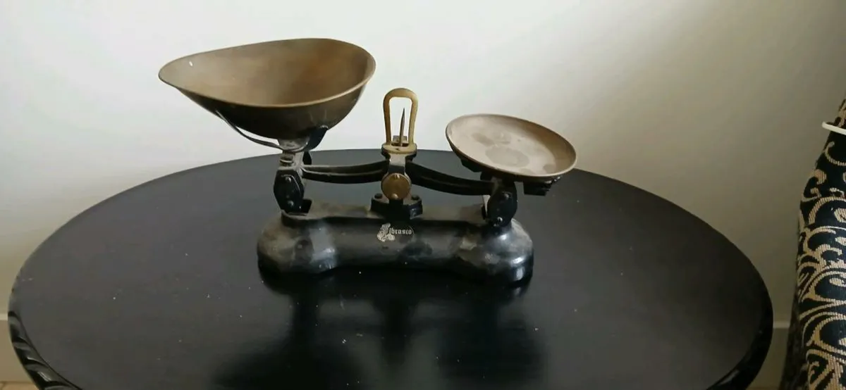 Weighing scales - Image 1