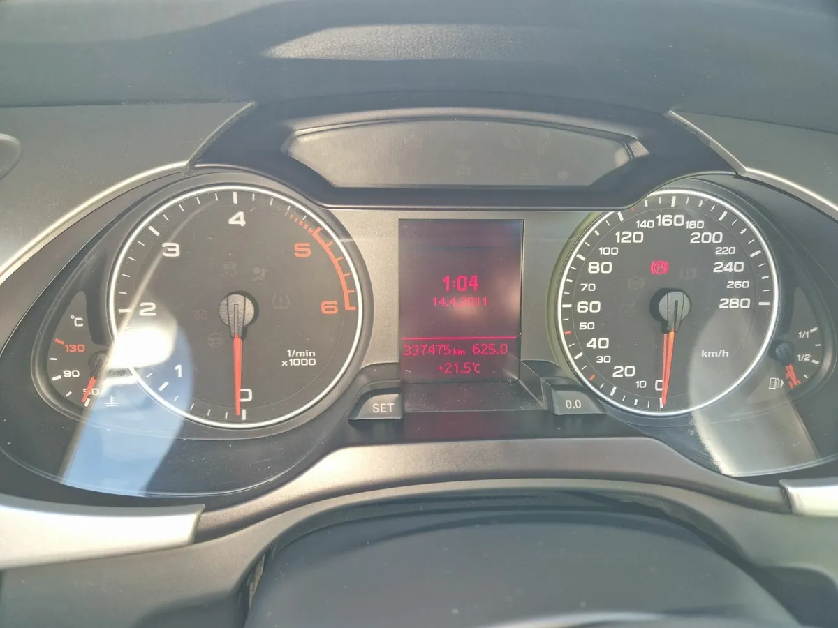 Audi A4 2010 - Image 4