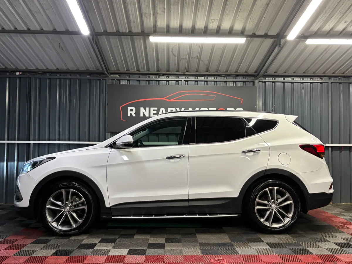 2017 Hyundai Santa Fe 2.2 CRDi 4WD Executive - Image 3