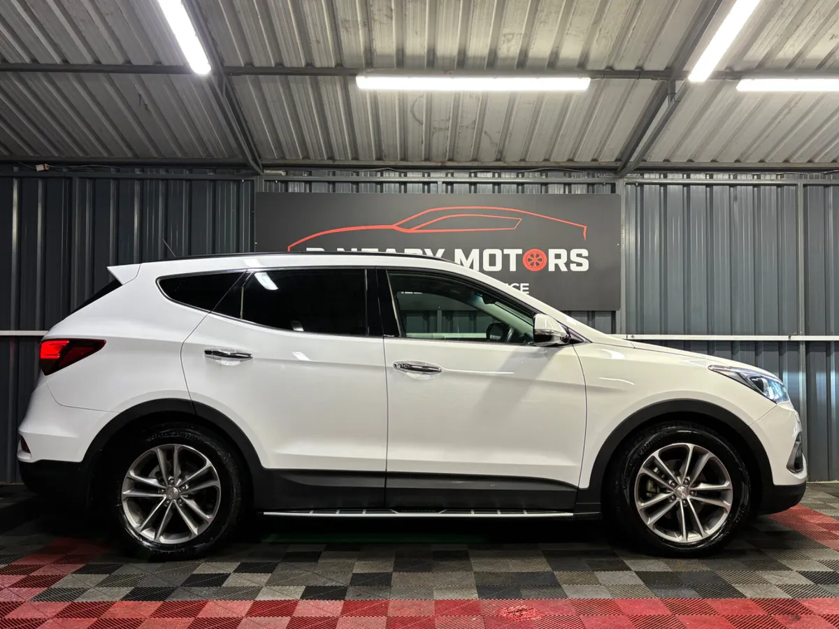 2017 Hyundai Santa Fe 2.2 CRDi 4WD Executive - Image 4