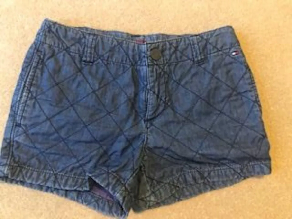 Tommy Hilfiger Girls Quilted Shorts age 7-8 - Image 1