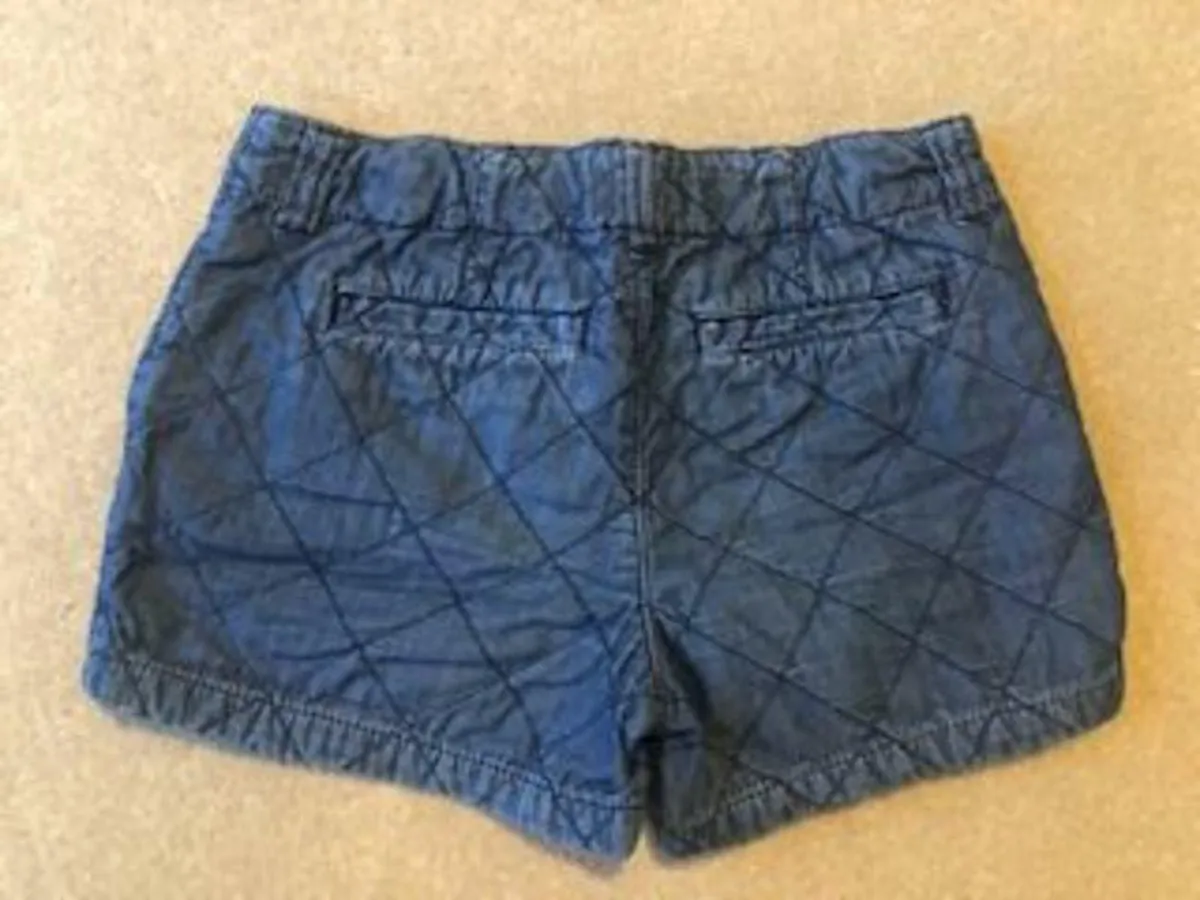 Tommy Hilfiger Girls Quilted Shorts age 7-8 - Image 2