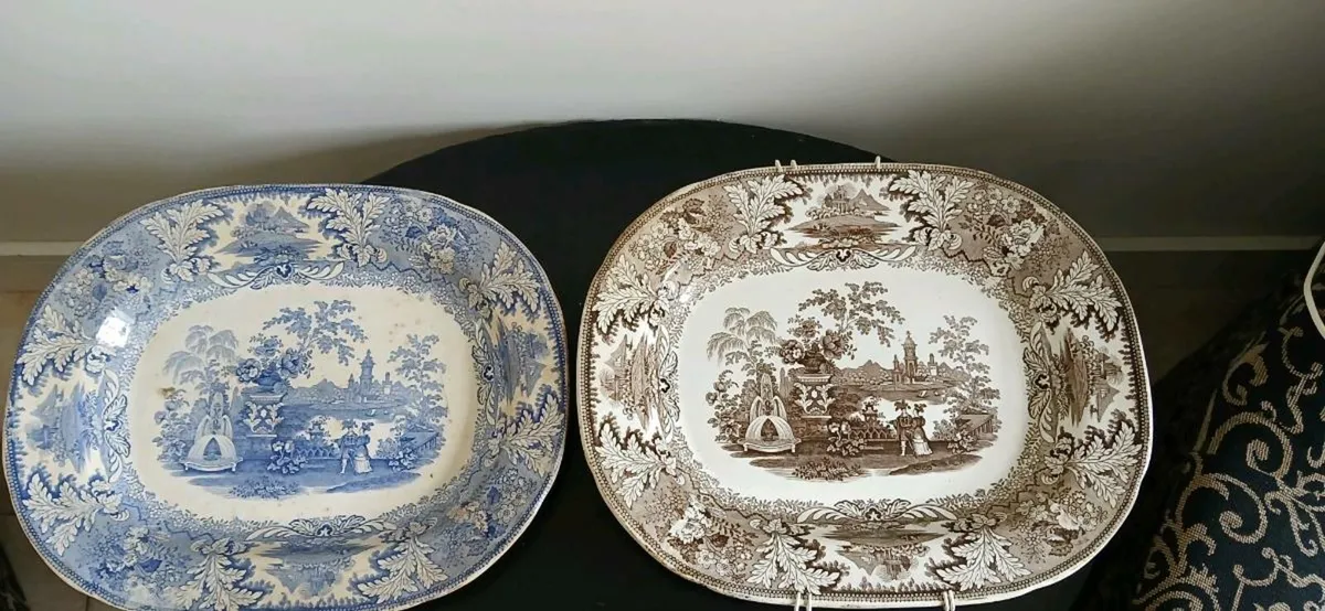 2 old serving plates - Image 2