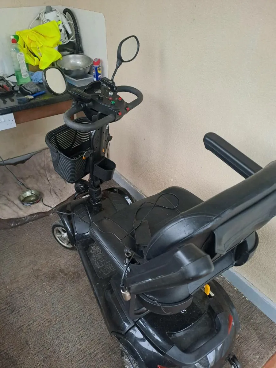 Mobility scooter - Image 1