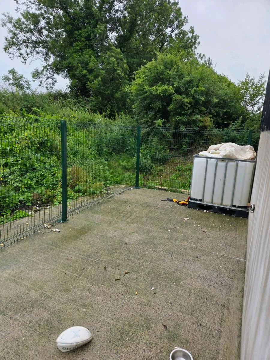 Dog pen - Image 2