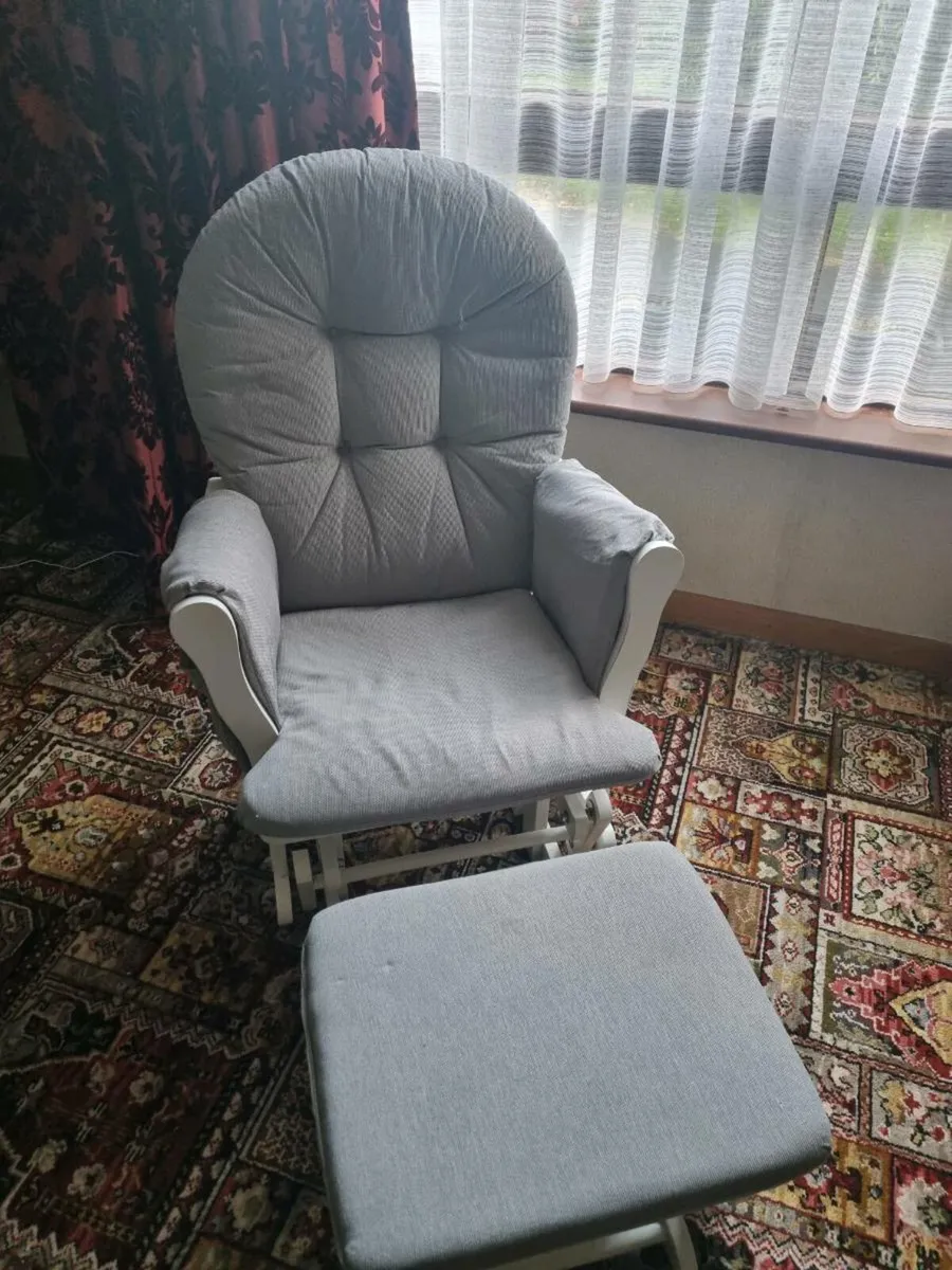 Babylo baby nursing chair and footstool