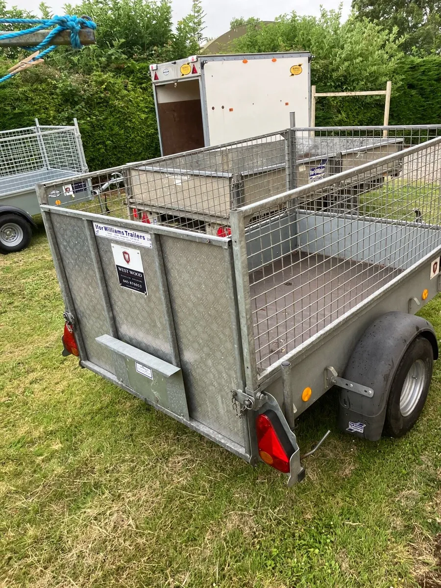 Trailers - Image 4