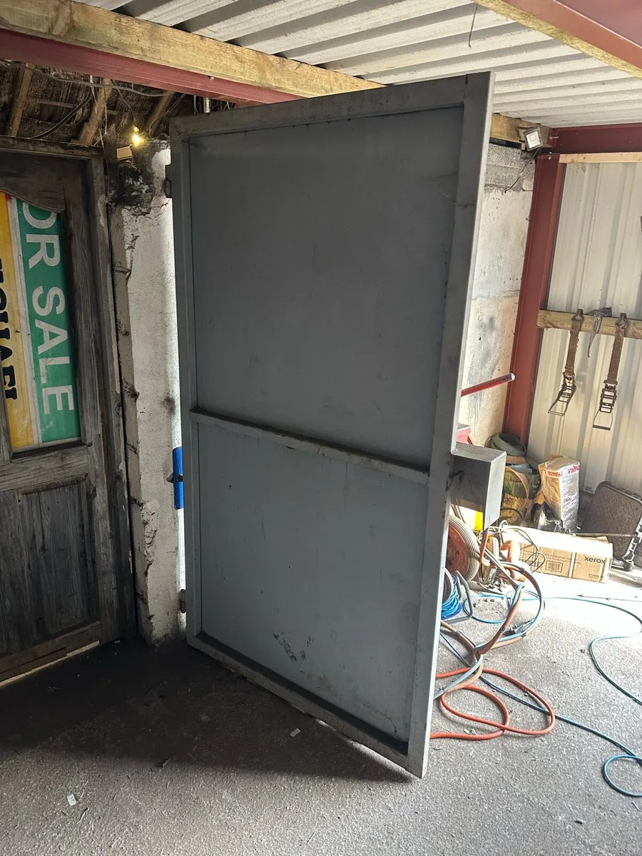 Steel door - Image 2