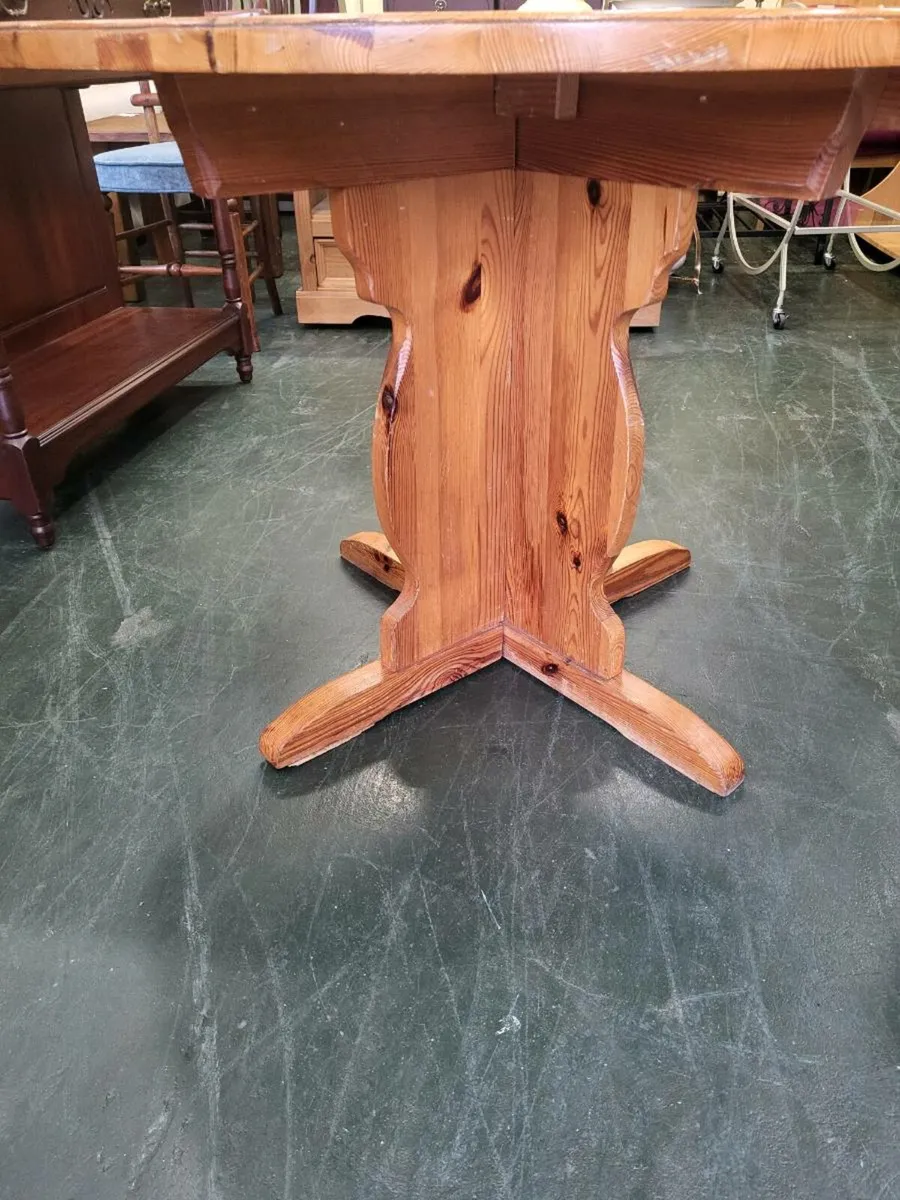 Solid pine Table and 4 chairs - Image 3