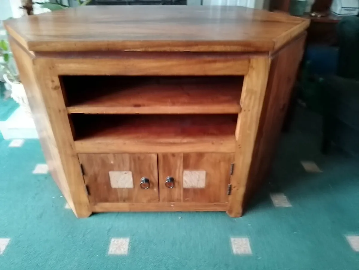 (FREE) TV Table/Cabinet + Includes a FREE DVD play - Image 1
