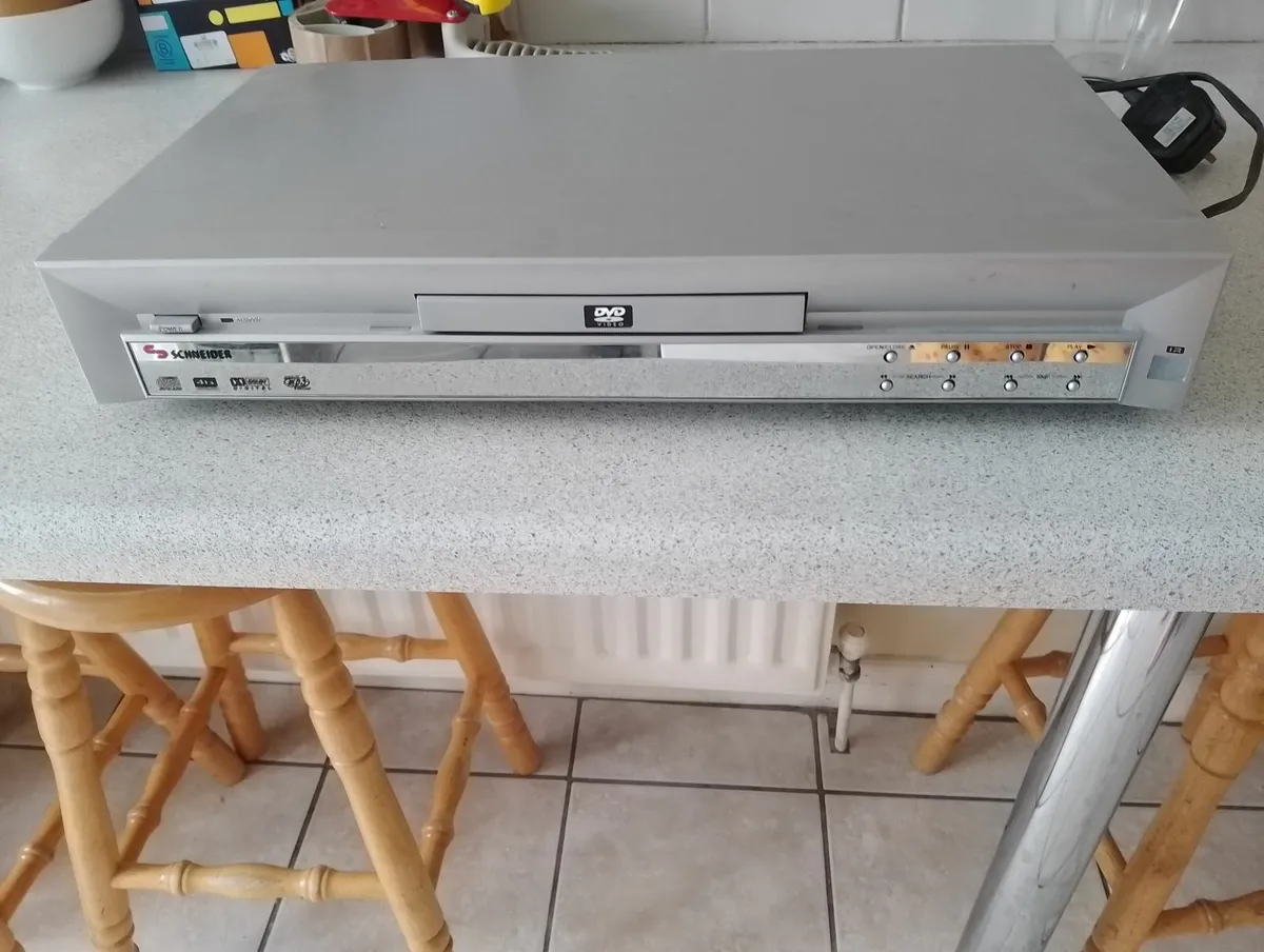 (FREE) TV Table/Cabinet + Includes a FREE DVD play - Image 4