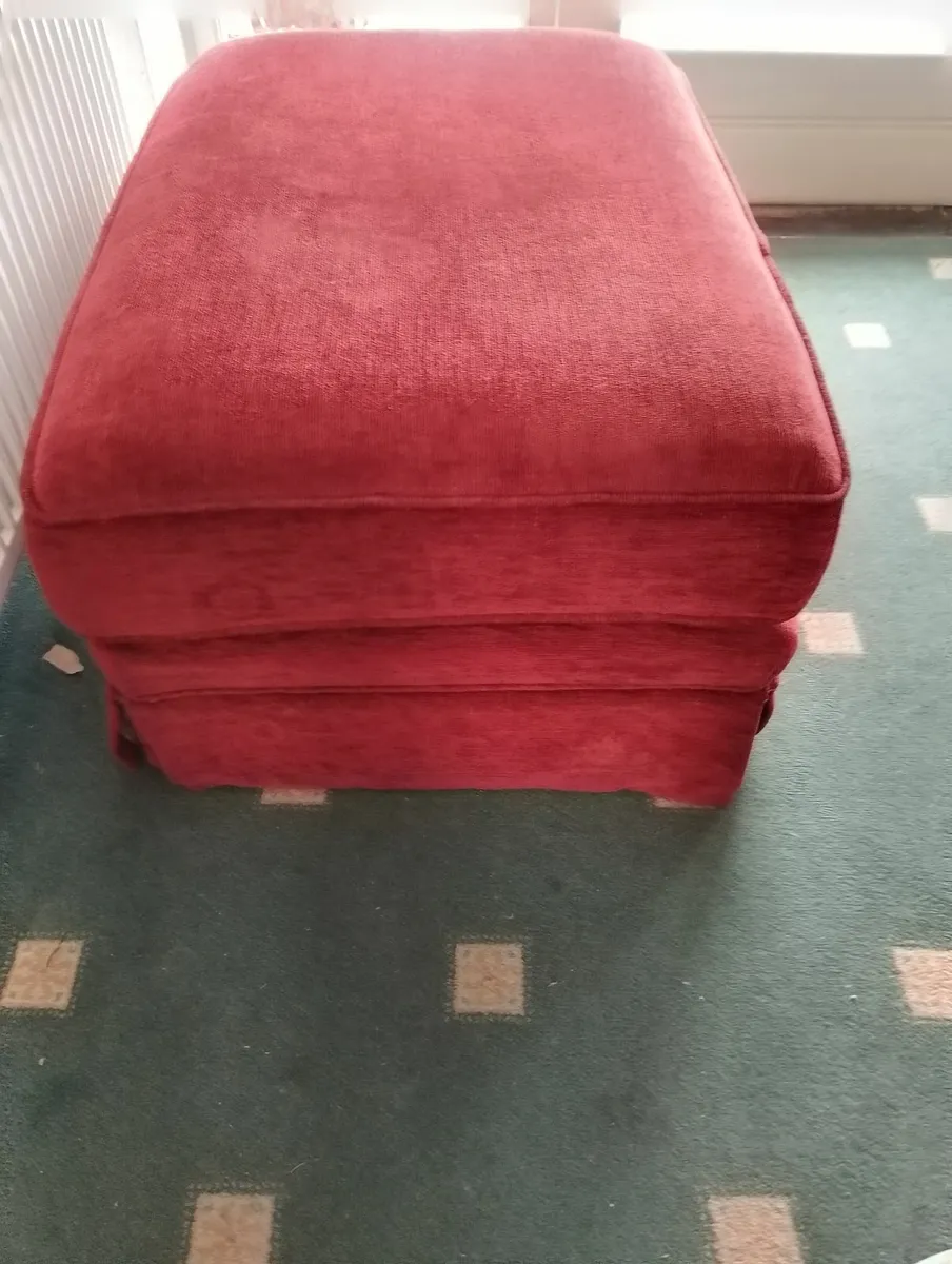 (FREE) Ottoman/footstool/pouffe - Image 1