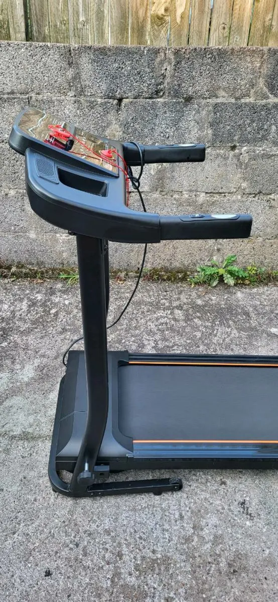 Treadmill like new. Delivery - Image 3