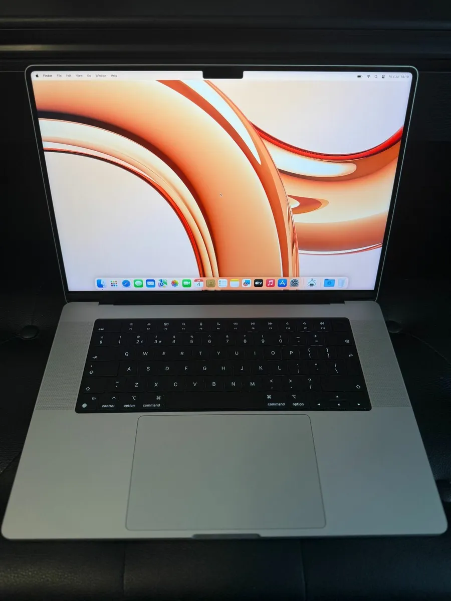 MacBook Pro 16" M1 Max 64GB/512SSD/215c - Image 1