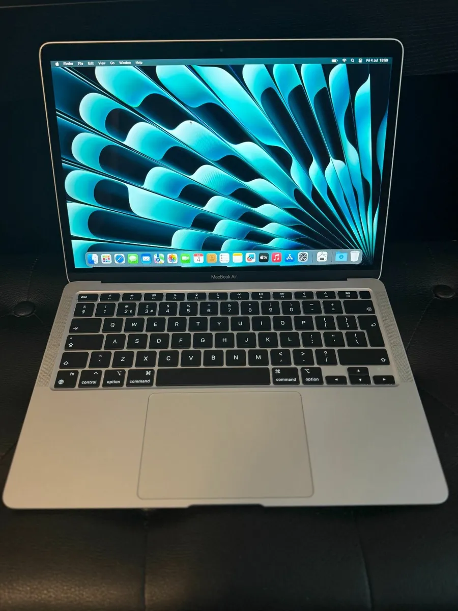 MacBook Air 8-core M1 8GB/256SSD/61c - Image 1