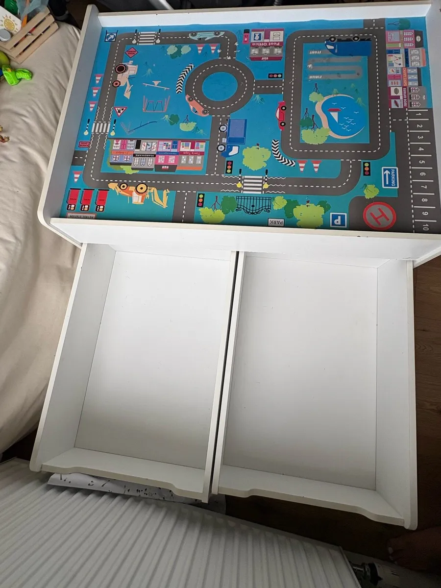 Kids Play Table - Image 1