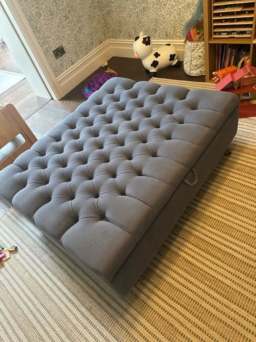 deep button ottoman - Image 4