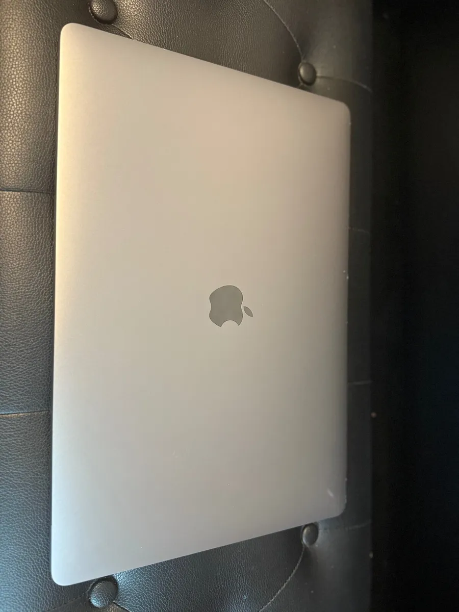 MacBook Pro 16" 2019 i7/16GB/512SSD/AMD4GB/382c - Image 3