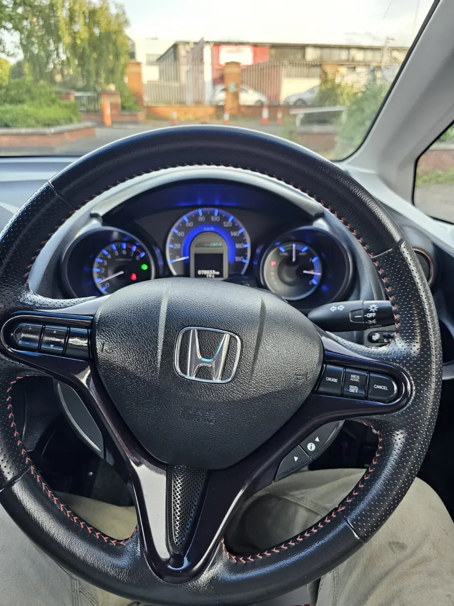 Honda Fit 2013 Automatic Hybrid - Image 3