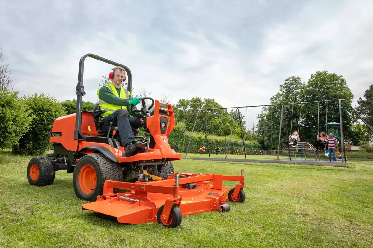 Kubota F391 Front Deck - Image 1