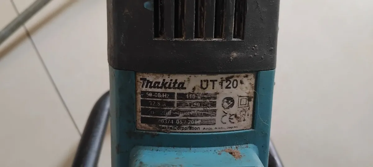 Makita UT120 Paddle Mixer 110v - Image 4