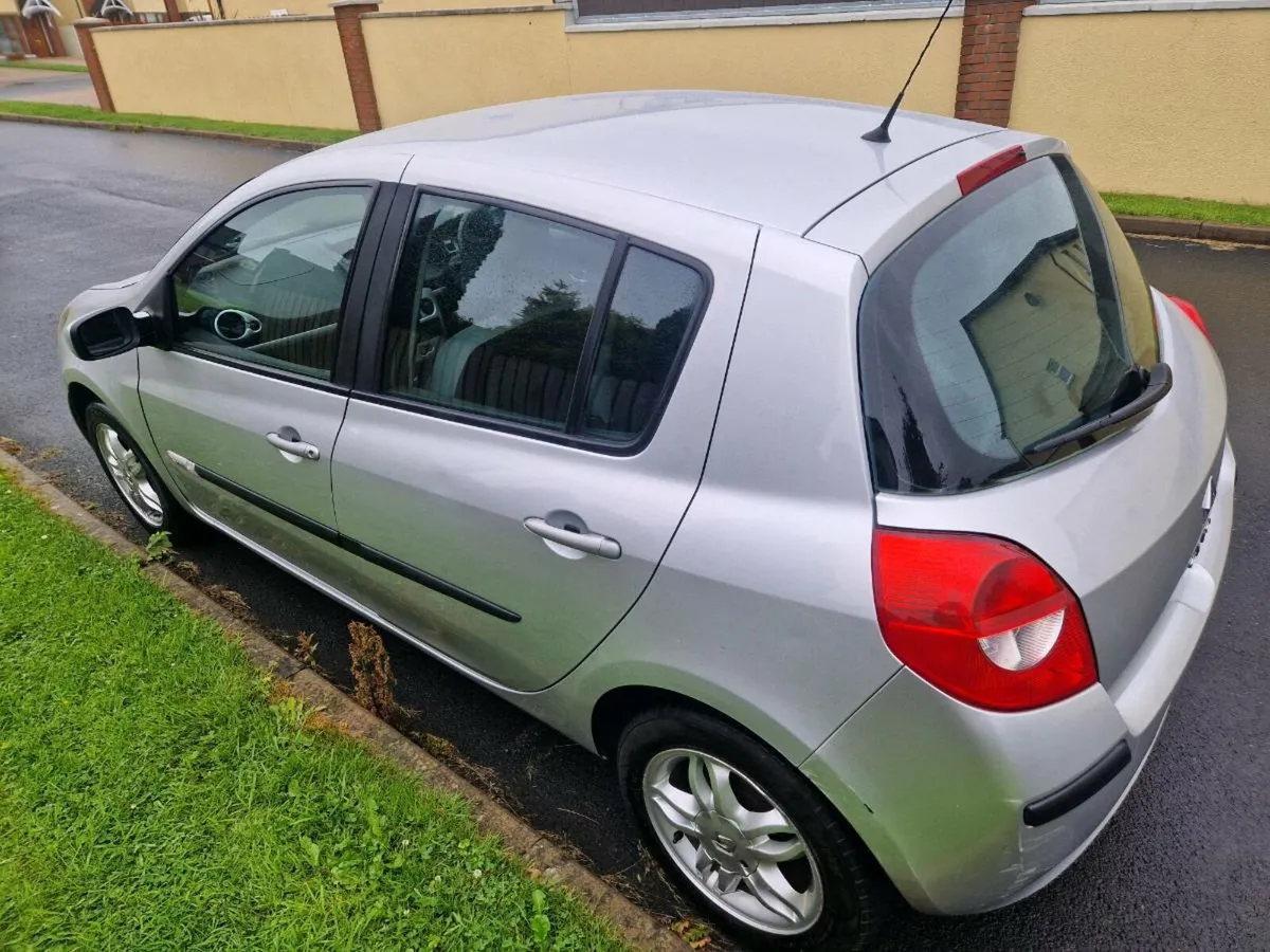 2009 Clio 1 Yr NCT - Image 4