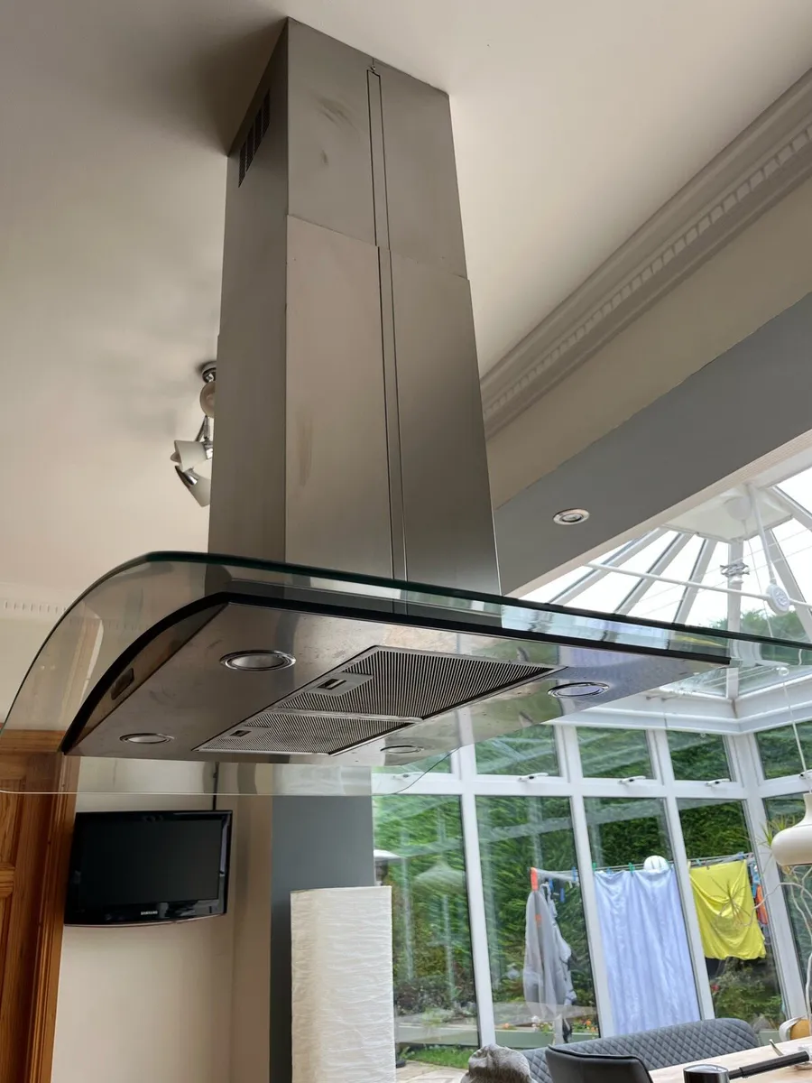 Island cooker extractor fan. - Image 1