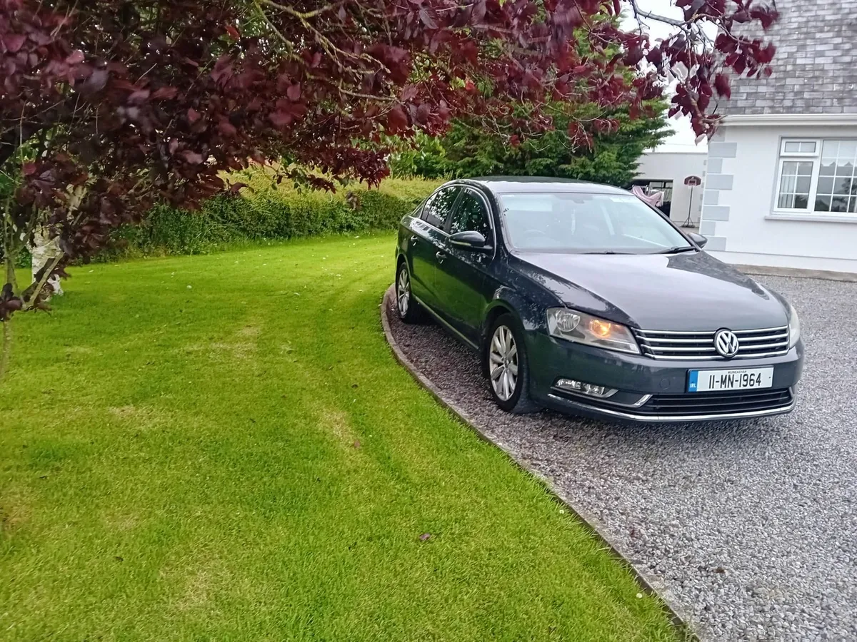 Volkswagen Passat 2011 - Image 4