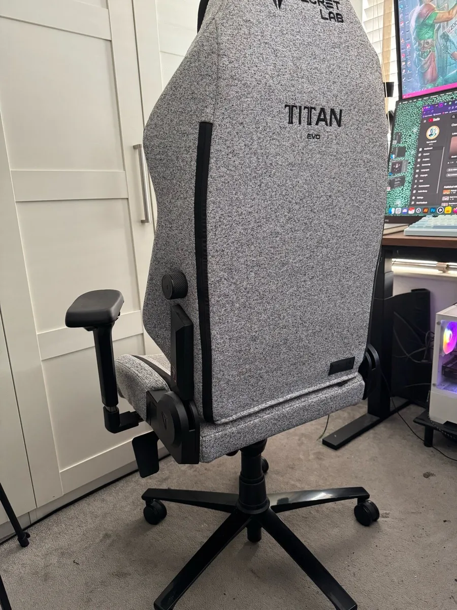 Secretlab Titan Evo Gaming Chair - Image 3