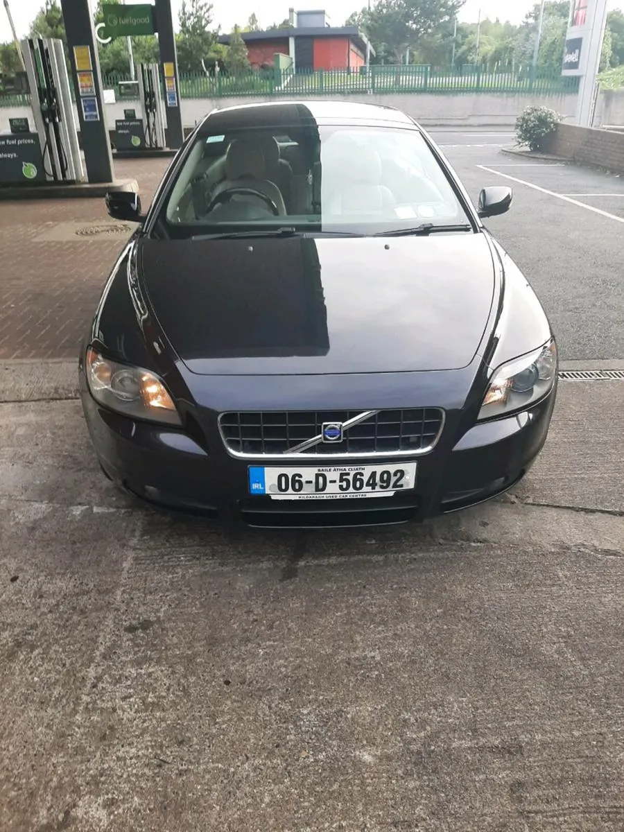 Volvo c70 2006 convertible - Image 4