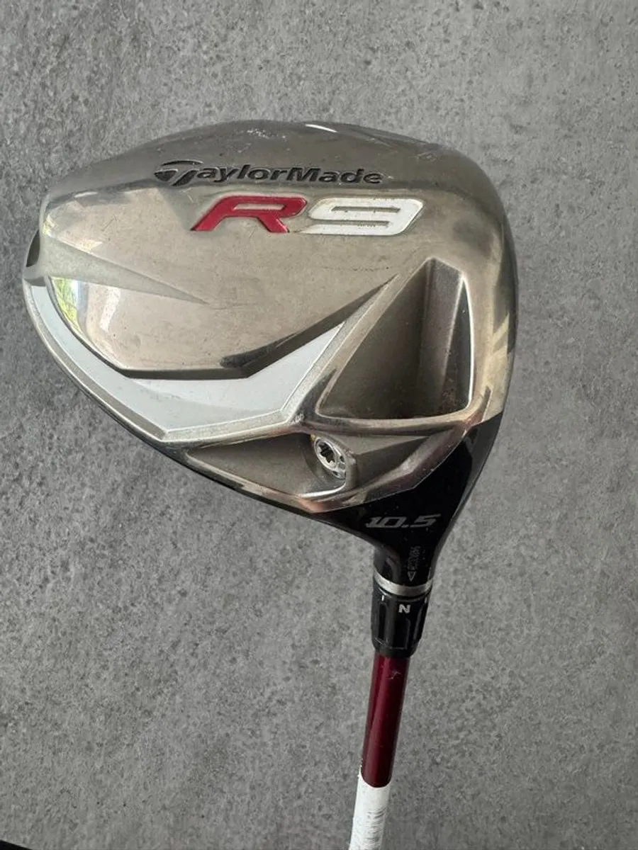 Taylormade R9 Driver with Fujikura Regular Shaft - Image 1