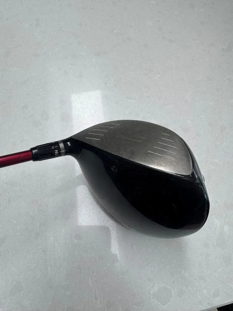 Taylormade R9 Driver with Fujikura Regular Shaft - Image 2